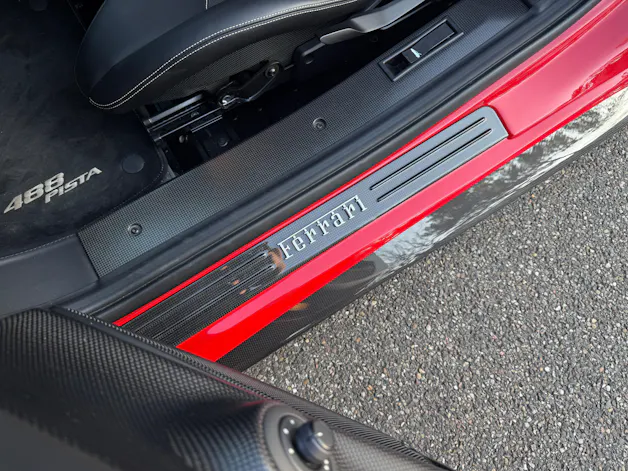 Ferrari 488 Pista 3.9 V8