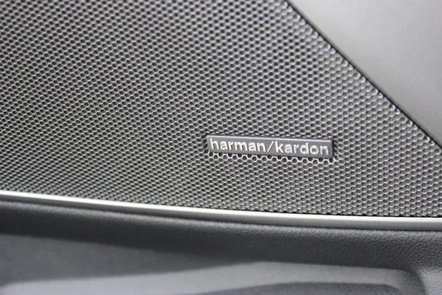 BMW M3 Competition M xDrive Touring Individual *JAVAGRÜN METALLIC*