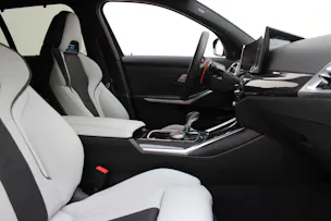 BMW M3 Competition M xDrive Touring Individual *JAVAGRÜN METALLIC*