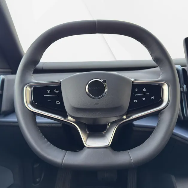 Volvo EX30 E60 69kWh Single Motor Extended Range Core