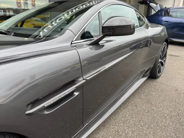 Aston Martin Vanquish V12 5.9-48 Touchtronic 2