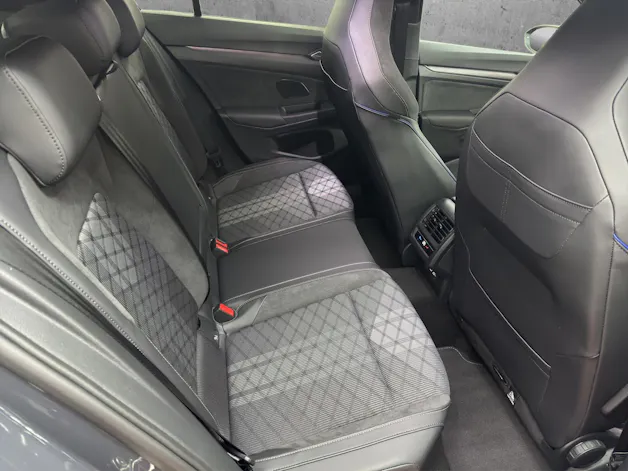 VW Golf 2.0 TSI R-Line DSG 4 Motion