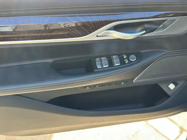 BMW 750Li xDrive M Sport Steptronic