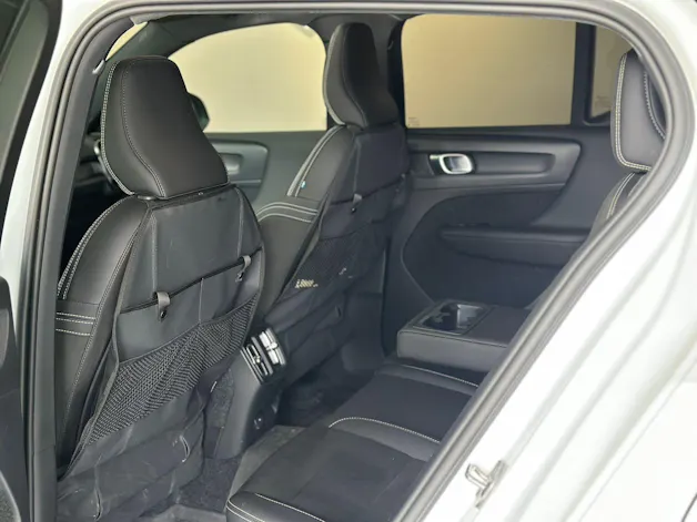 Volvo XC40 Recharge P8 Twin AWD Pure Electric Plus