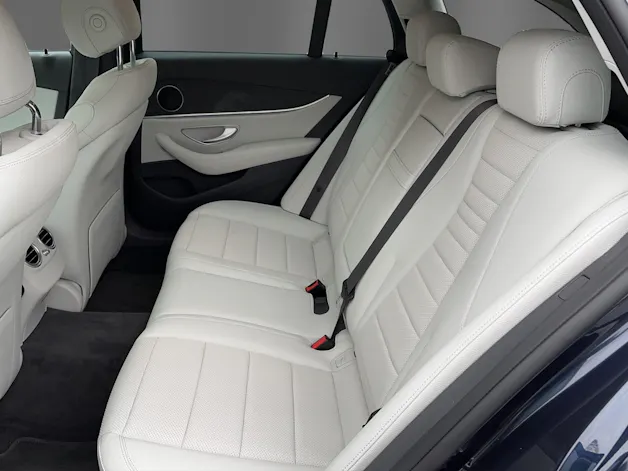 Mercedes-Benz E 300 de T 4M AMG Line
