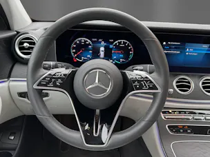 Mercedes-Benz E 300 de T 4M AMG Line