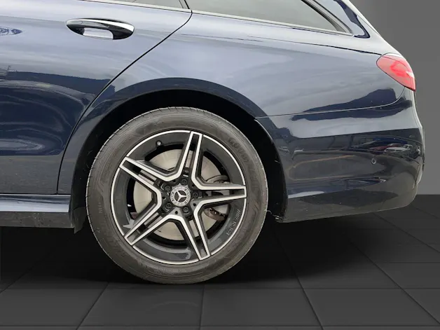 Mercedes-Benz E 300 de T 4M AMG Line
