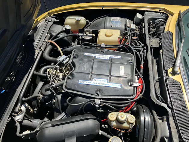Alfa Romeo MONTREAL