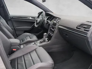 VW Golf R 2.0TSI 300PS DSG6 4M
