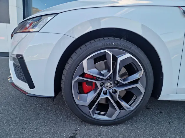 Škoda Octavia Combi 2.0 TSI DSG RS