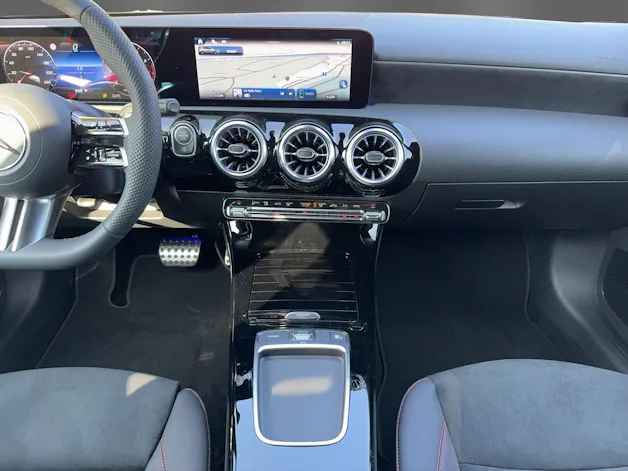 Mercedes-Benz A 220 4Matic 8G-DCT