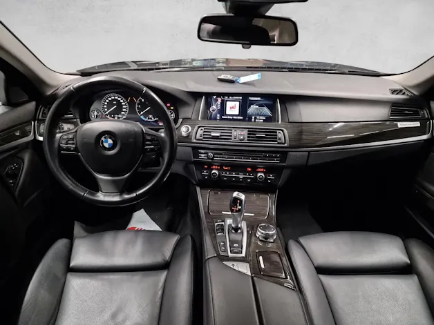 BMW 530d Touring xDrive Luxury Line Steptronic