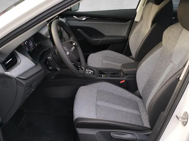 Škoda Octavia Combi 1.5 TSI mHEV DSG Selection