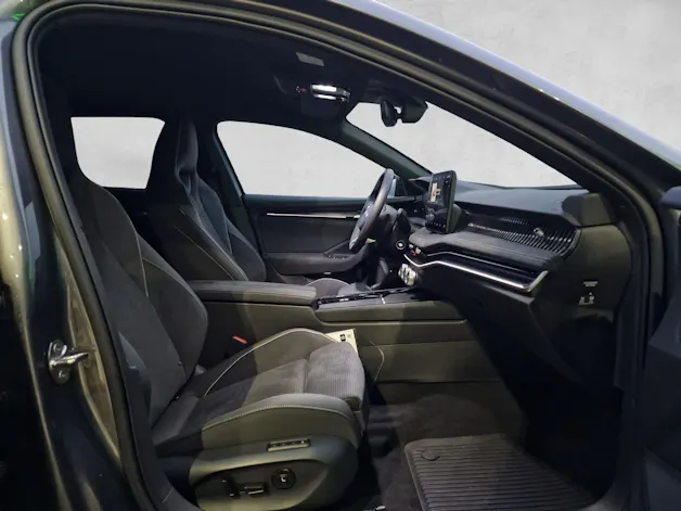 Škoda Superb Combi 2.0 TSI Sportline 4x4 DSG