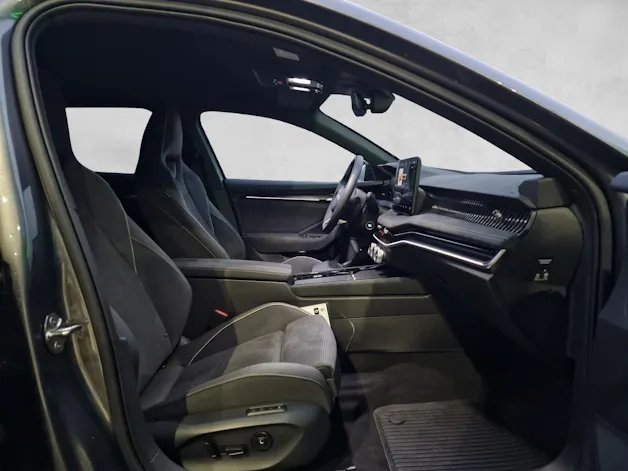 Škoda Superb Combi 2.0 TSI Sportline 4x4 DSG