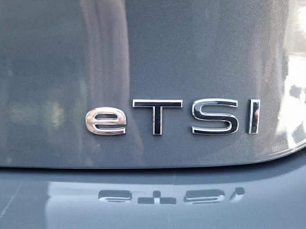 VW Golf 1.5 e TSI mHEV R-Line DSG