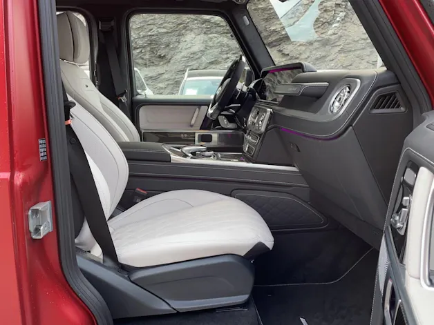 Mercedes-Benz G 63 AMG 4x4 hoch 2 *hyazinthrot magno*