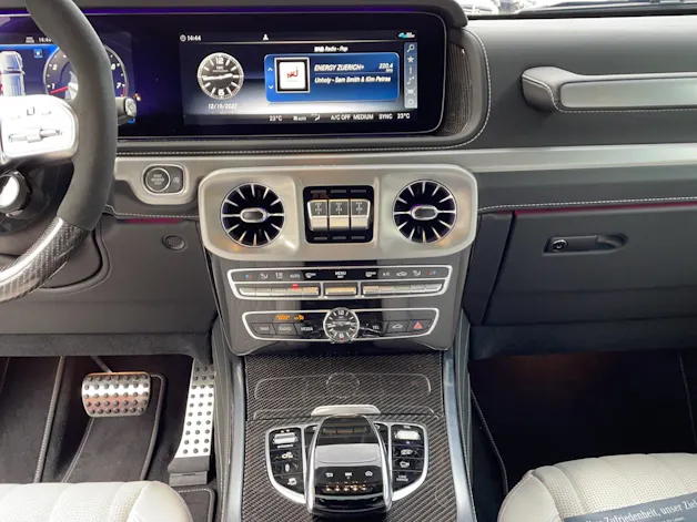 Mercedes-Benz G 63 AMG 4x4 hoch 2 *hyazinthrot magno*