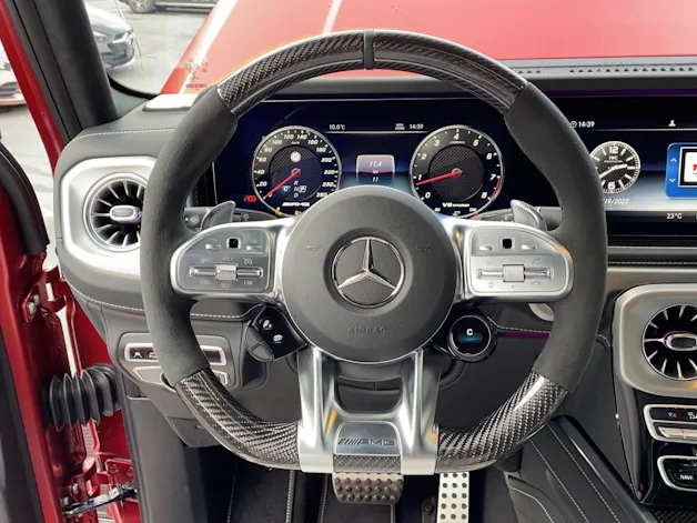 Mercedes-Benz G 63 AMG 4x4 hoch 2 *hyazinthrot magno*
