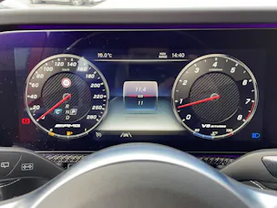 Mercedes-Benz G 63 AMG 4x4 hoch 2 *hyazinthrot magno*