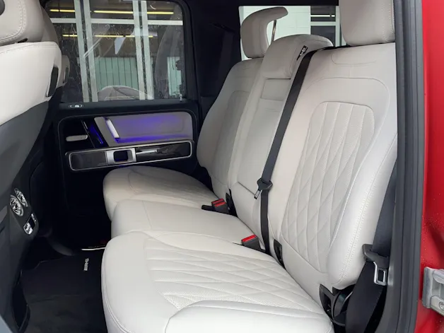 Mercedes-Benz G 63 AMG 4x4 hoch 2 *hyazinthrot magno*
