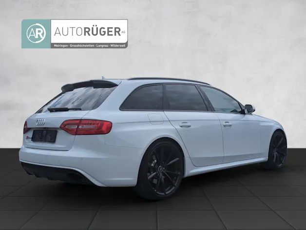 Audi RS4 Avant 4.2 FSI V8 quattro S-tronic