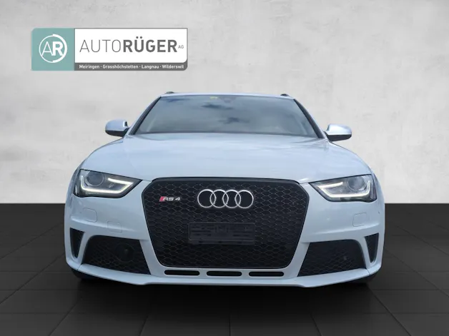 Audi RS4 Avant 4.2 FSI V8 quattro S-tronic