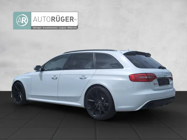 Audi RS4 Avant 4.2 FSI V8 quattro S-tronic