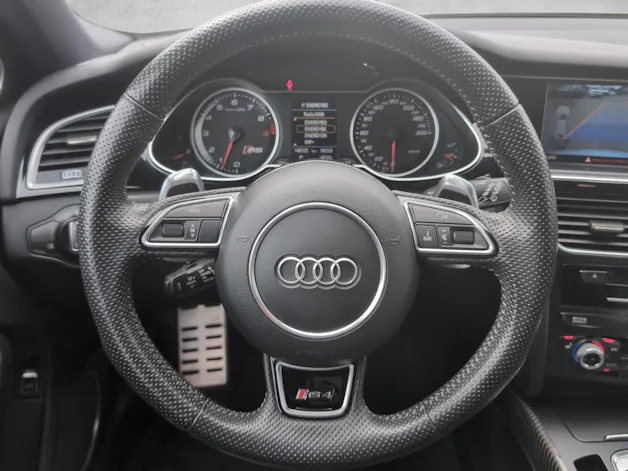 Audi RS4 Avant 4.2 FSI V8 quattro S-tronic
