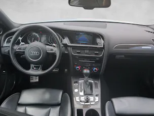 Audi RS4 Avant 4.2 FSI V8 quattro S-tronic