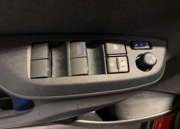 Vehicle image 6 Vehicle image 6