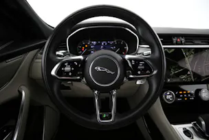 Jaguar F-Pace 2.0 D I4 200 R-Dynamic SE AWD