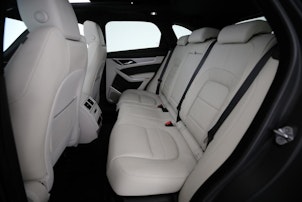 Vehicle image JAGUAR F-Pace 2.0 D I4 200 R-Dynamic SE AWD