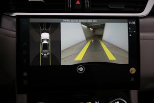 Vehicle image JAGUAR F-Pace 2.0 D I4 200 R-Dynamic SE AWD