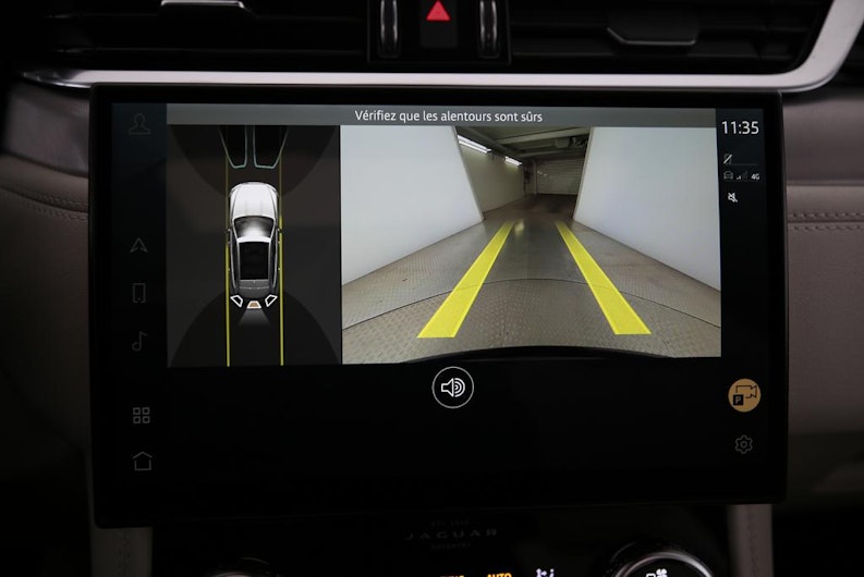 Vehicle image JAGUAR F-PACE