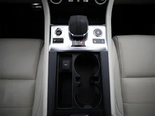 Jaguar F-Pace 2.0 D I4 200 R-Dynamic SE AWD