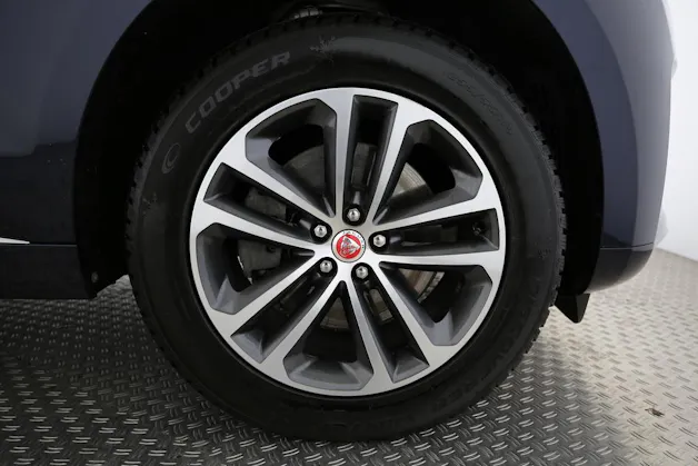 Jaguar F-Pace 2.0 D I4 200 R-Dynamic SE AWD