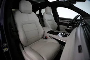 Jaguar F-Pace 2.0 D I4 200 R-Dynamic SE AWD