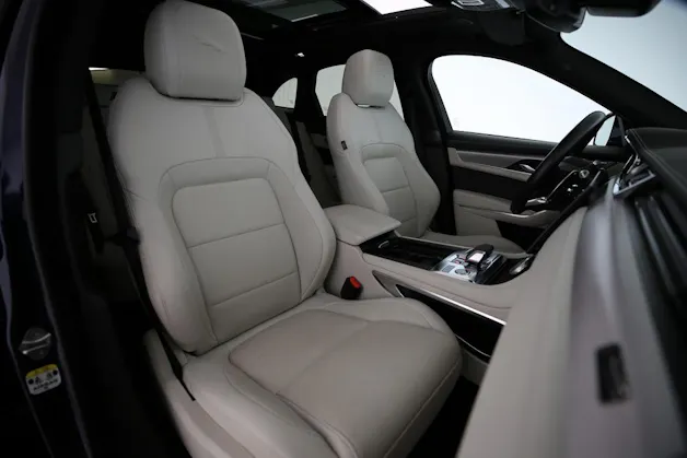 Jaguar F-Pace 2.0 D I4 200 R-Dynamic SE AWD