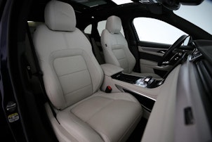 Vehicle image JAGUAR F-Pace 2.0 D I4 200 R-Dynamic SE AWD