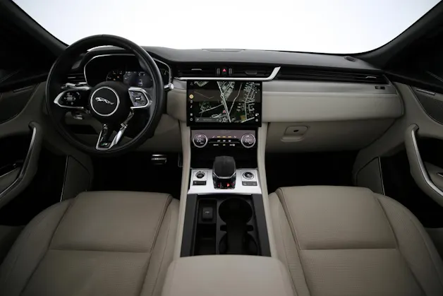 Jaguar F-Pace 2.0 D I4 200 R-Dynamic SE AWD