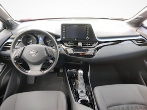 Fahrzeugbild TOYOTA C-HR 2.0 VVTi HSD Trend