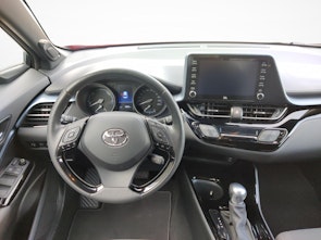 Fahrzeugbild TOYOTA C-HR 2.0 VVTi HSD Trend