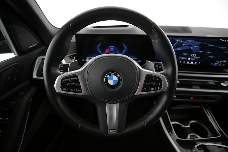 Vehicle image BMW X5