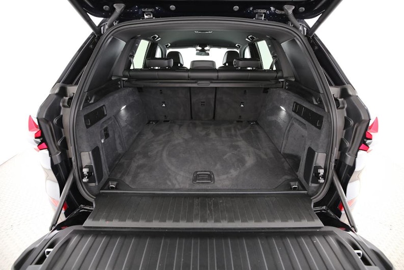 Vehicle image BMW X5