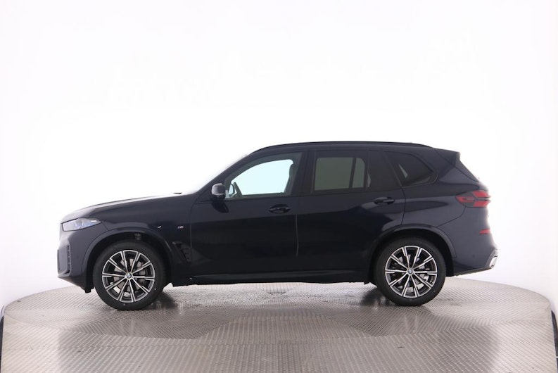 Vehicle image BMW X5