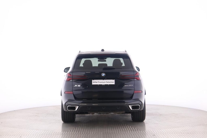 Vehicle image BMW X5