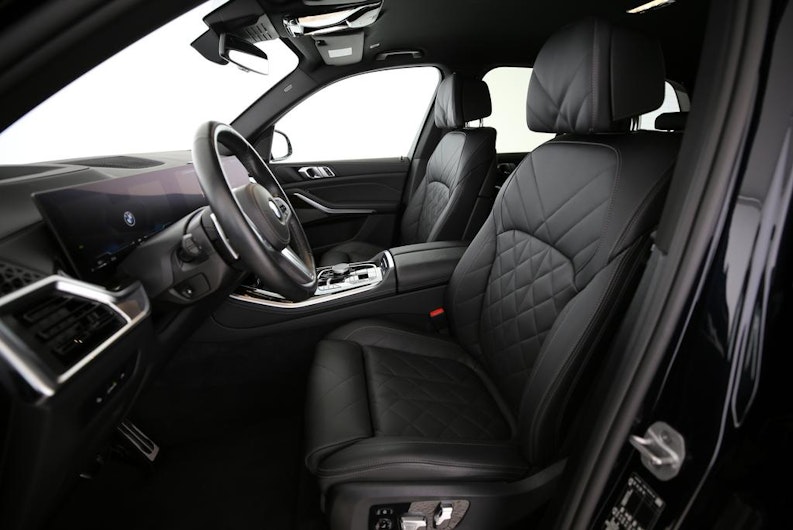 Vehicle image BMW X5