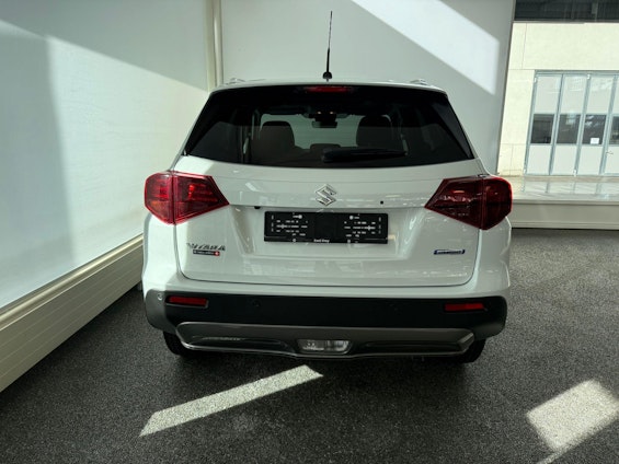 Vehicle image 10 Vehicle image 10