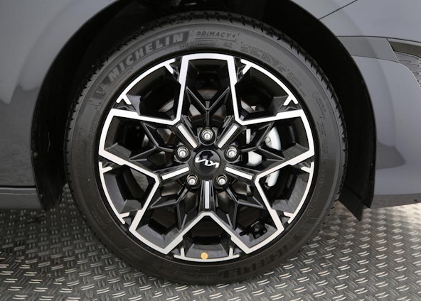 Vehicle image 12 Vehicle image 12